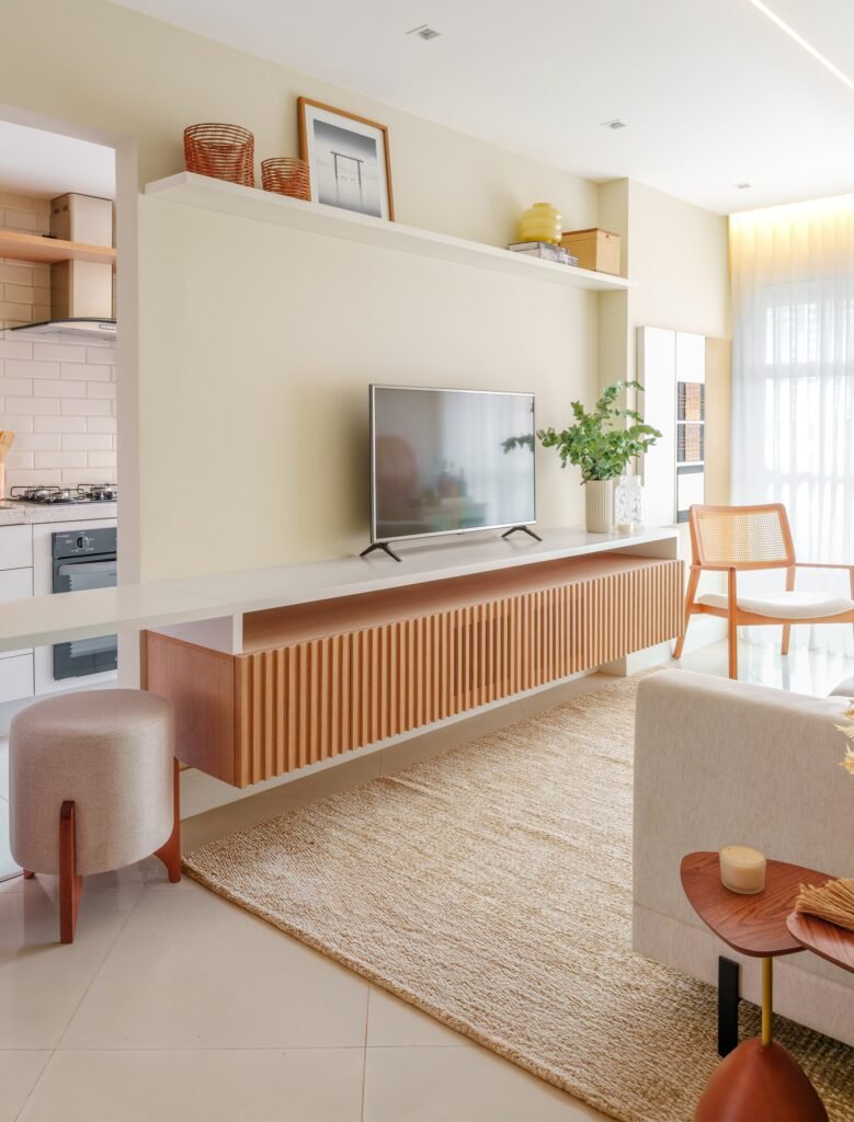 Sala com móveis planejados residenciais de alto padrão