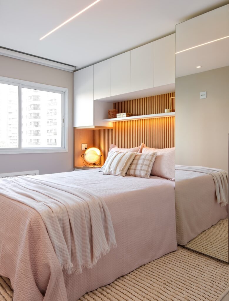 Quarto com móveis planejados residenciais